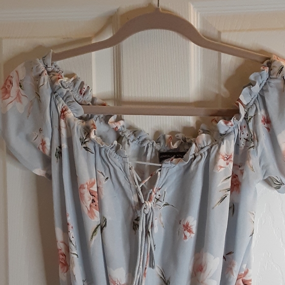 Romper Floral Shorts Size Small - Picture 4 of 5